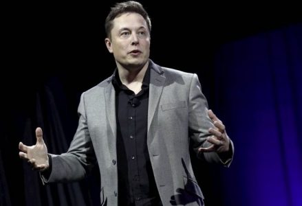 Musk paralajmëron “luftë civile” në Britani të Madhe, reagojnë nga Londra