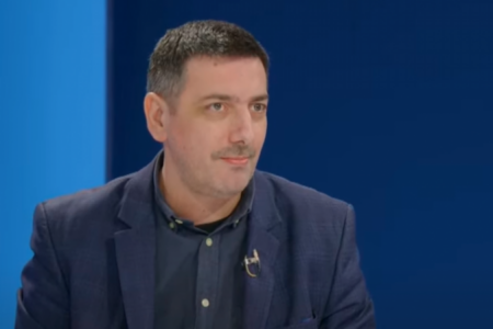 Valon Syla: Skandalet në RTK janë grepi i radhës i Vetëvendosjes dhe Dejona Mihajlit me urdhër të Albin Kurtit