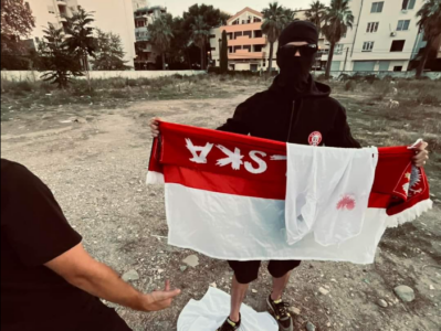 “Ultras Skifterat” e Gjilanit u përleshen me polakët mbrëmë, ua morën rekuizitat dhe flamurin