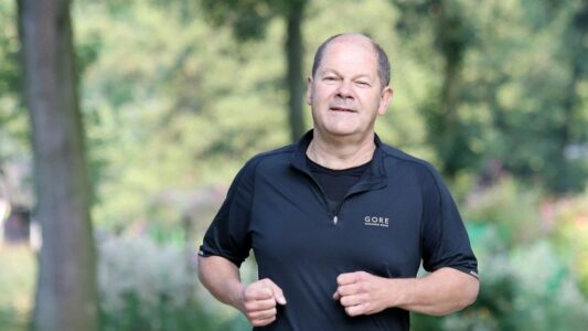 Scholz mbështet deportimin e migrantëve të jashtëligjshëm