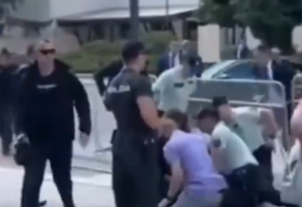 Momenti kur Policia e kap shpejt të dyshuarin që plagosi me armë kryeministrin e Sllovakisë (VIDEO)