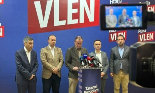 Gashi kryeparlamentar, Kasami kthehet në Tetovë, Taravari dhe Mexhiti ministra