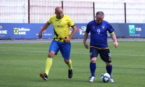 Qeveria luan futboll kundër Ambasadorëve: Bislimi e Rohde në fushë, kush fitoi?