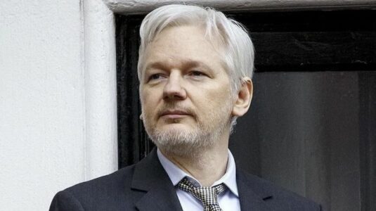 Julian Assange do ta pranojë fajësinë dhe do të lirohet nga burgu