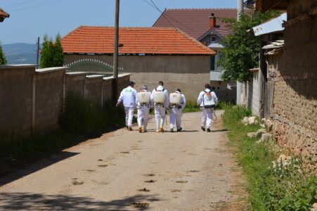 Vazhdon dezinsektimi selektiv kundër rriqrave në Malishevë