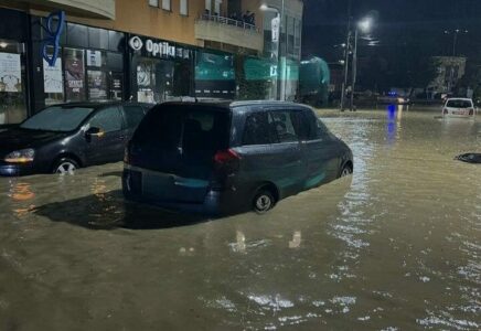 Vërshime të mëdha në Pejë, Muhaxheri thotë se situata është nën kontroll