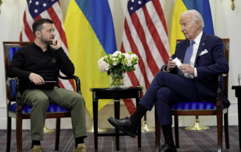 Biden i kërkon falje Zelenskyt për vonesën në miratimin e paketës së ndihmës për Ukrainën