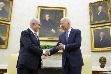 Bideni takohet me Netanyahun