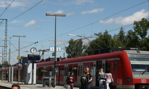 U ngjit në telat elektrikë të trenit, plagoset rëndë kosovari 14-vjeçar