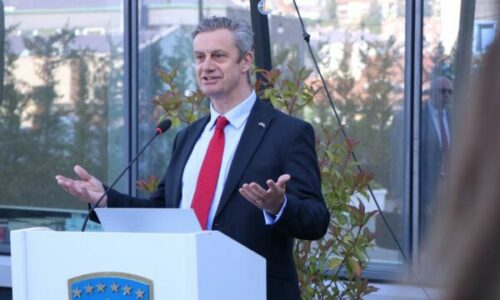 Ambasadori Hargreaves: Mbetet i paqartë plani dhe qëllimi i sulmit në Banjskë, i kërkojmë vazhdimisht Serbisë përgjegjësi për atë që ndodhi