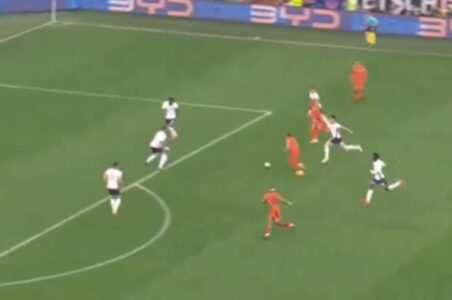 Holanda shumë e fortë, e befason Anglinë me gol qysh në minutën e 7-të