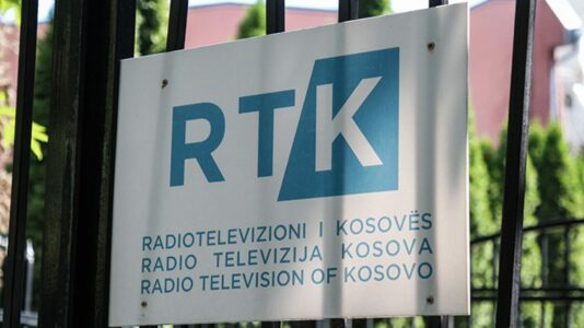 Lajmi i rremë i RTK ndaj Periskopit përmendet në raportin e Progresit: I kërkohet Qeverisë t`i mbajë duart larg mediave