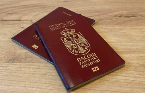 BE merr vendim: Ua heq vizat serbëve me pasaporta ilegale të lëshuara nga Serbia për Kosovën