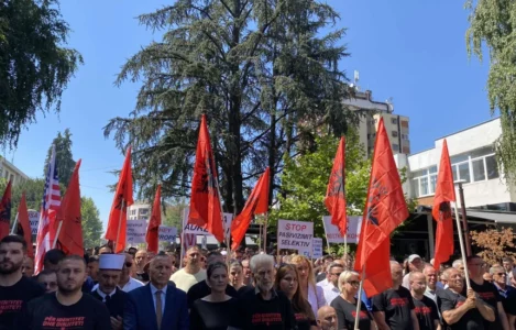 Protesta – Kamberi: Qeveria në Beograd po refuzon të respektojë të drejtat tona