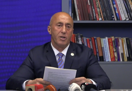 Haradinaj ia kthen Bajqinovcit: Pyete shefin tënd kur e gjetën me meze e pije, t’u shku te dy operativë serb