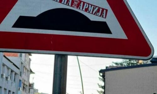 “Armata e Veriut”, “ Veriu i Çetnikëve”- Në përvjetorin e sulmit në Banjskë stikersa me mesazhe provokuese shfaqen në veri