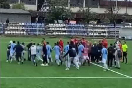 Skandaloze: Kërcet grushti sërish në futbollin kosovar, pesë futbollist përfundojnë në spital