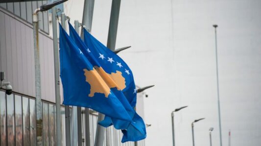 Euractiv: Ngec anëtarësimi i Kosovës në KiE – Gjermania, Franca dhe Italia “i vënë frenat”