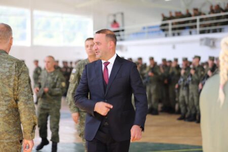 Ushtria pa bukë, Daut Haradinaj: Trajtimi në formë të tillë është më shumë se krim, kryeministër të ka humbur rruga në oborr