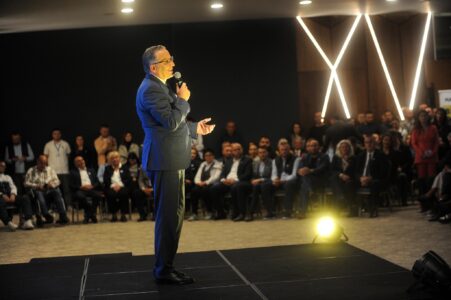 Hamza në Ferizaj: Nuk guxojmë të ndalemi, Kosova duhet të ecë përpara