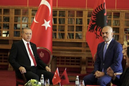 Erdogan viziton javën e ardhshme Shqipërinë dhe Serbinë