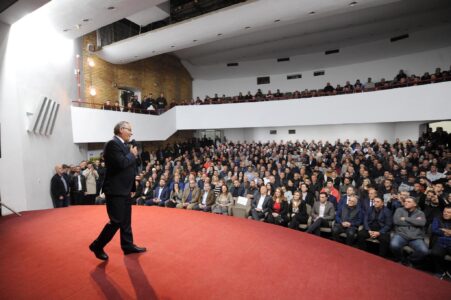 Hamza në Kaçanik premton vende të reja pune, pensione meritore dhe paga të dinjitetshme: Do t’iu shërbejmë me vullnet qytetarëve