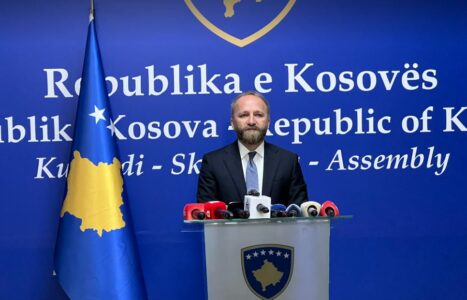 Tahiri: Radoiçiqi e paska vendosur pagën minimale në Kosovë, duam që sot këtë ta diskutojmë në Kuvend