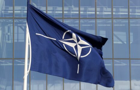 NATO: Aleanca mbetet e përkushtuar në ruajtjen e sigurisë e stabilitetit në Kosovë