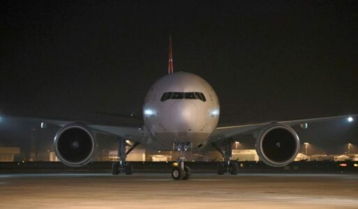 Panik në avion, piloti vdes gjatë fluturimit