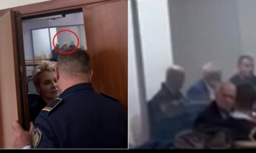 Ilir Meta në “kafaz xhami” mes dy policëve, paraqitet në Gjykatën e Posaçme