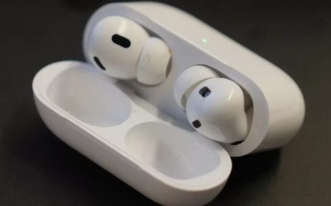 Funksioni i ri i AirPods të Apple mund të ndihmojë njerëzit me humbje të dëgjimit