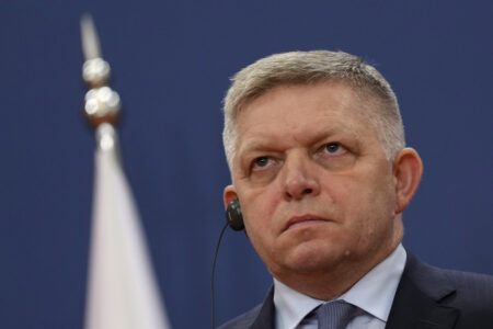 Fico e fton Zelenskyn për bisedime për transitin e gazit