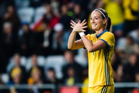 Kosovare Asllani shënon gol kundër Serbisë