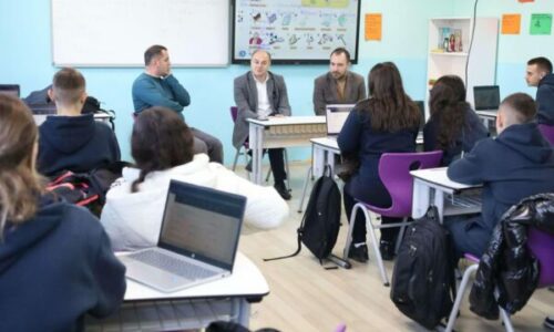 PDK për arsimin, Hoxhaj: Rritje pagash, digjitalizim dhe mbështetje për studentët