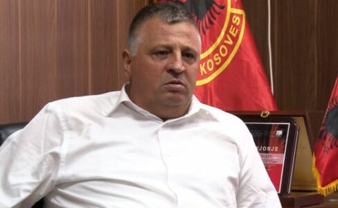 “Mos m’u afro se të detyroj me më vra”, Nasim Haradinaj rrëfen detaje të padëgjuara nga dita e arrestimit të tij