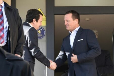 Richard Grenell: Për herë të parë, në 35 vjet, me Albin Kurtin kryeministër, marrëdhëniet mes Kosovës dhe ShBA janë në krizë