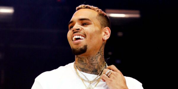 Chris Brown padit kompaninë e famshme të filmave