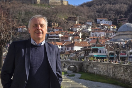 “Pranvera e hershme” sot e çoi ambasadorin Rohde në Prizren