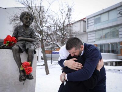 Historia e Leotrimit të vogël që preku të gjithë – Isak Neziri nis iniciativa për ndarjen e bursave me emrin e tij