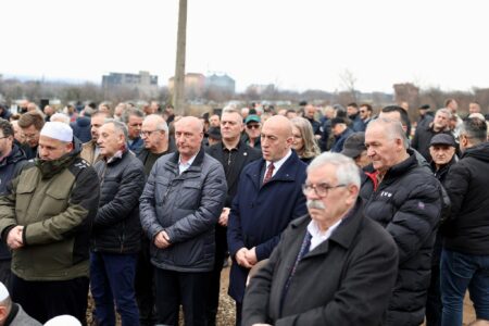 Haradinaj merr pjesë në varrimin e Ferid Gjikollit