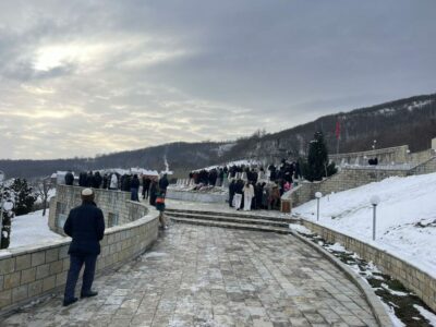 Familjarët e martirëve të Reçakut të pakënaqur me përkujdesjen institucionale, disa u detyruan të shesin bagëtitë për të jetuar