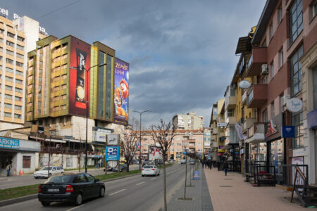 Prishtina e mbyllë një rrugë për dy ditë, shkak ceremonia festiva e pavarësisë