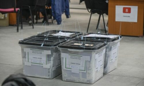 Kur do të numërohen votat me kusht, votat e personave me nevoja të veçanta dhe ato nga jashtë? Flasin nga KQZ