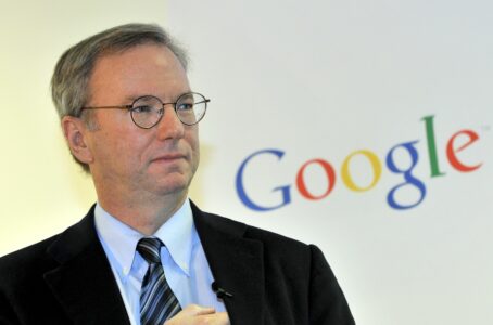 Ish-CEO i Google: Terroristët mund të përdorin inteligjencën artificiale