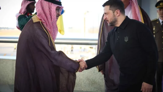 Zelensky mbërrin në Arabinë Saudite