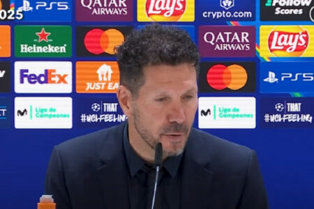 ​Simeone: A ka dikush që e pa prekjen e dyfishtë të topit nga Alvarez?