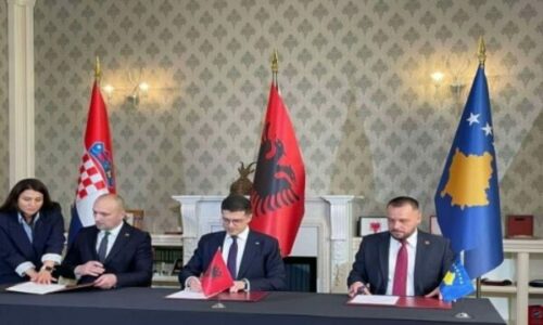 Nënshkruhet memorandum trilateral Shqipëri, Kosovë dhe Kroaci