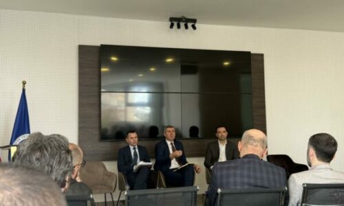 Shefi i ZRRE-së takon përfaqësues të OAK: Flasin për ‘‘rëndësinë e liberalizimit të tregut të energjisë’’