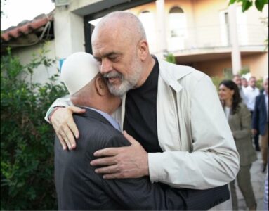 Edi Rama për vdekjen e Haxhi Thaçit: Baba iku krenar Hashim