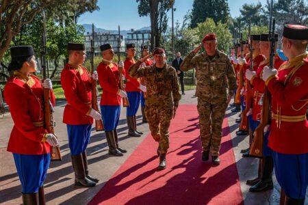 Barduani në Podgoricë thotë se dialogu Kosovë – Serbi e ka mbështetjen e KFOR-it